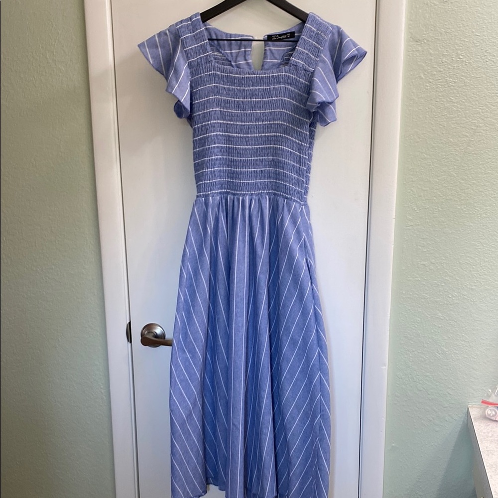 Simplee Apparel Blue and White Smocked Midi Nap Dress